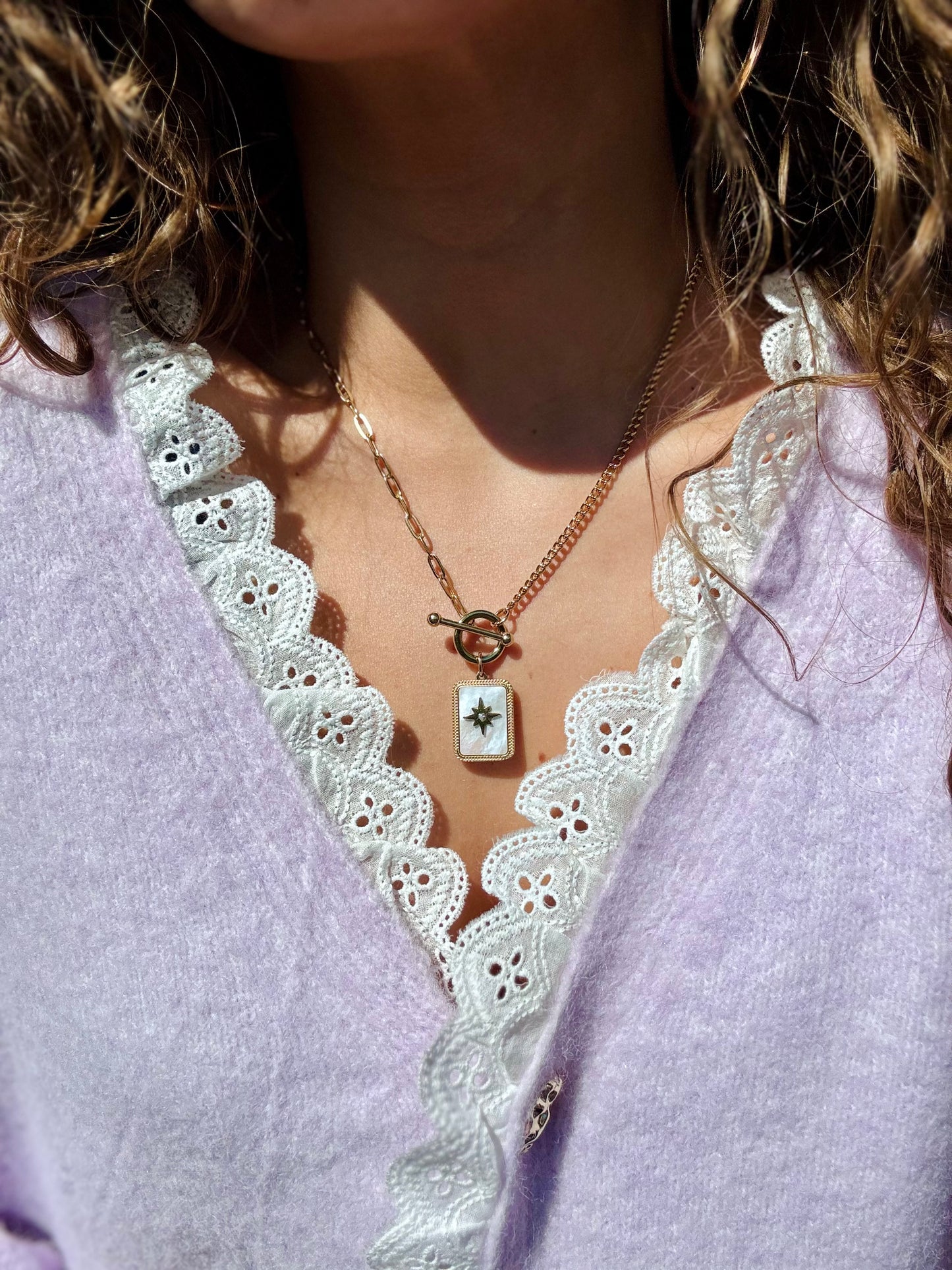 COLLIER NACRE
