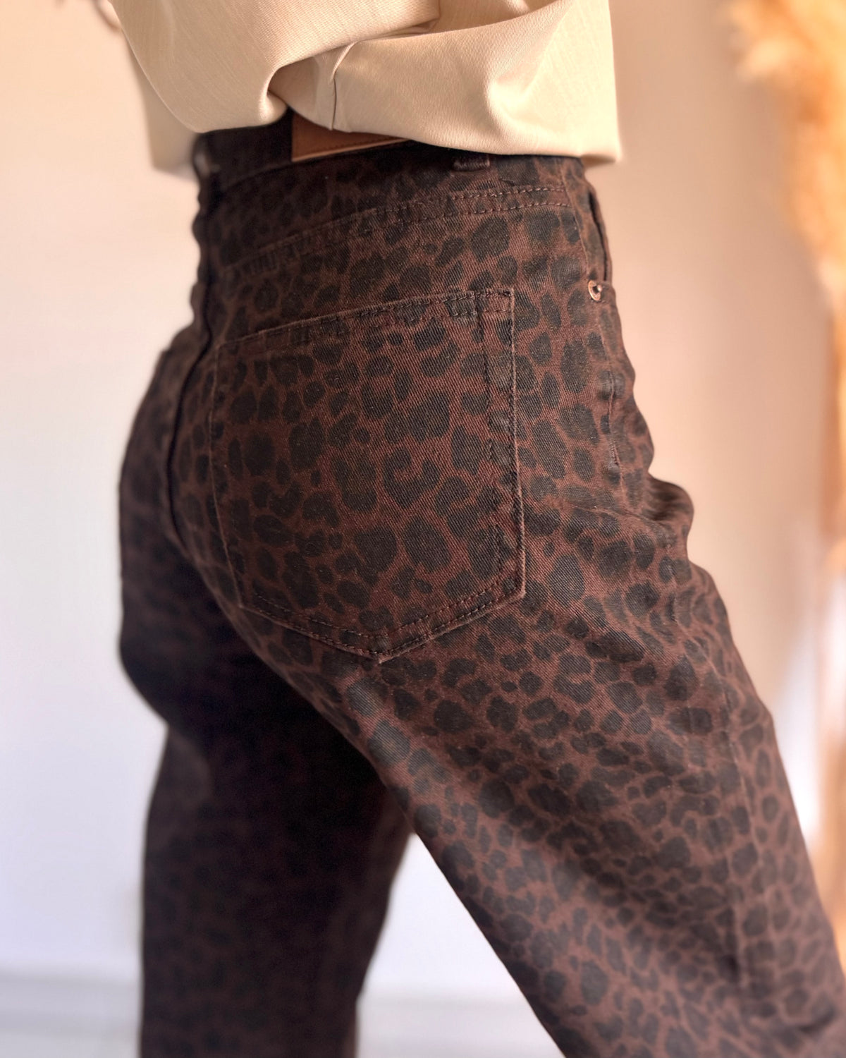 JEAN MOM - LÉOPARD CHOCO