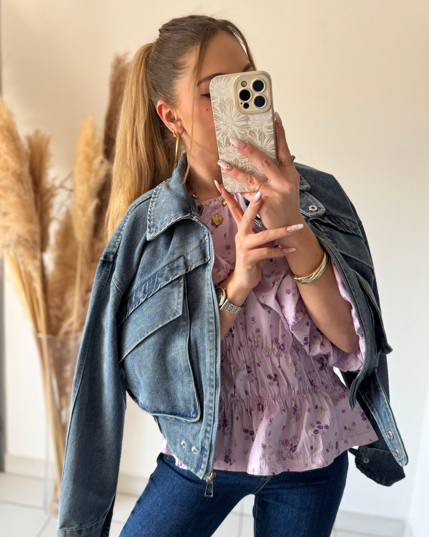 TOP LILYA