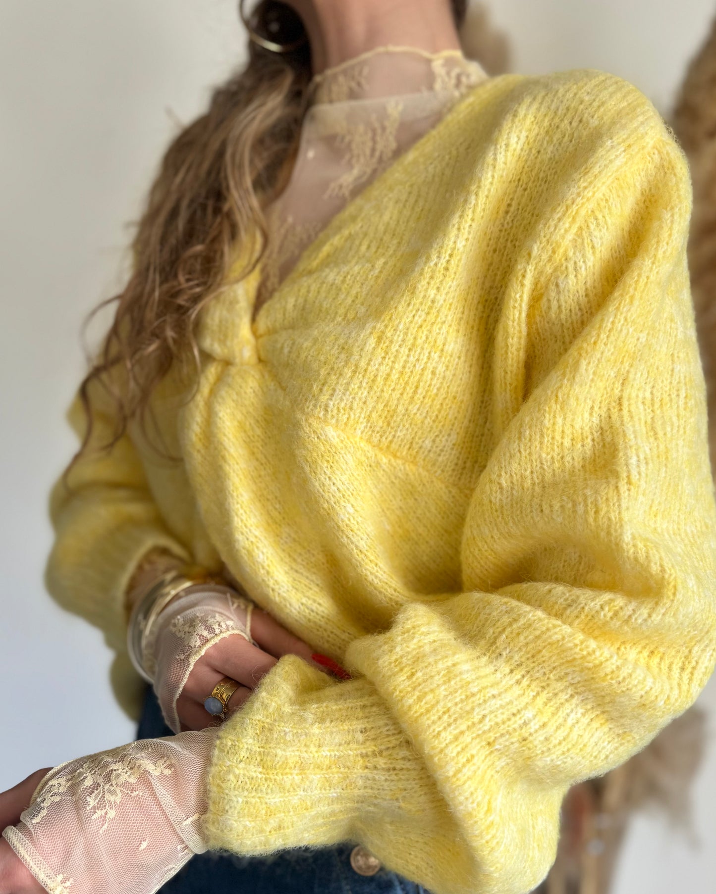 PULL CROISÉ - JAUNE